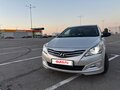 2014 Hyundai Solaris I Рестайлинг, серебристый - вид 2