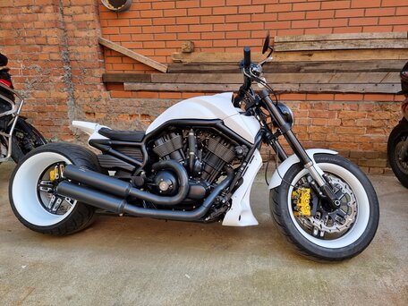 2021 Harley-Davidson V-Rod, белый, 3800000 рублей, вид 1