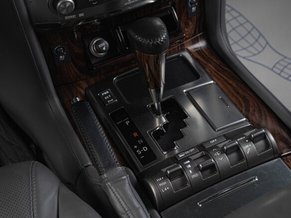 2008 Lexus LX 570 III, серебристый, 3600000 рублей - вид 13