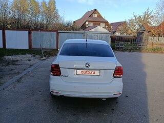 2015 Volkswagen Polo V Рестайлинг, белый, 1450000 рублей, вид 2
