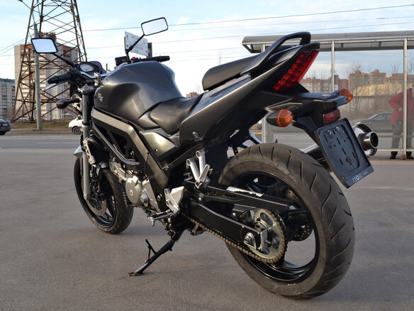 2008 Suzuki SV 650, серебристый - вид 3