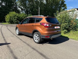 2017 Ford Kuga II Рестайлинг, коричневый, 1800000 рублей, вид 4