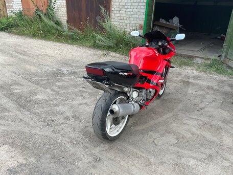 1996 Honda CBR 600F, красный, 420000 рублей, вид 2