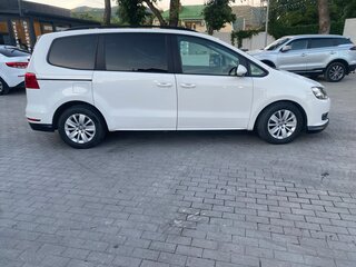 2012 Volkswagen Sharan II, белый, 1250000 рублей, вид 2