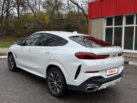 2022 BMW X6 30d III (G06), белый, 9900000 рублей - вид 10