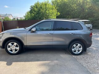 2011 Volkswagen Touareg II, серый, 1900000 рублей, вид 5
