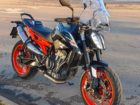 2023 KTM 890 Duke GP, оранжевый, 799000 рублей, вид 1