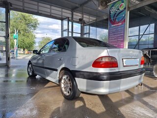 2000 Toyota Avensis I Рестайлинг, серебристый, 450000 рублей, вид 5