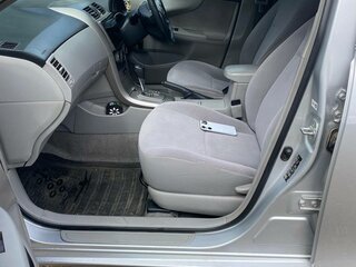 2009 Toyota Corolla Axio X (E140, E150) Рестайлинг, серебристый, 750000 рублей, вид 2