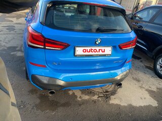 2020 BMW X1 20i xDrive II (F48) Рестайлинг, синий, 3700000 рублей, вид 3
