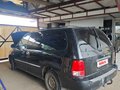 2002 Kia Carnival I, чёрный, 370000 рублей - вид 4