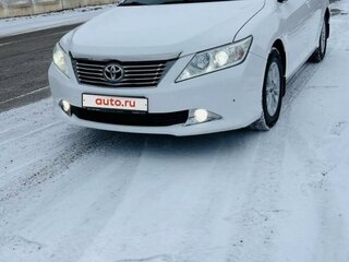 2013 Toyota Camry VII (XV50), белый, 1420000 рублей, вид 3