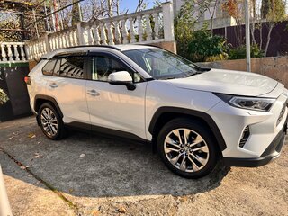 2020 Toyota RAV4 V (XA50), белый, 3500000 рублей, вид 4