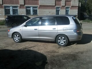 2002 Toyota Gaia, серебристый, 700000 рублей, вид 4