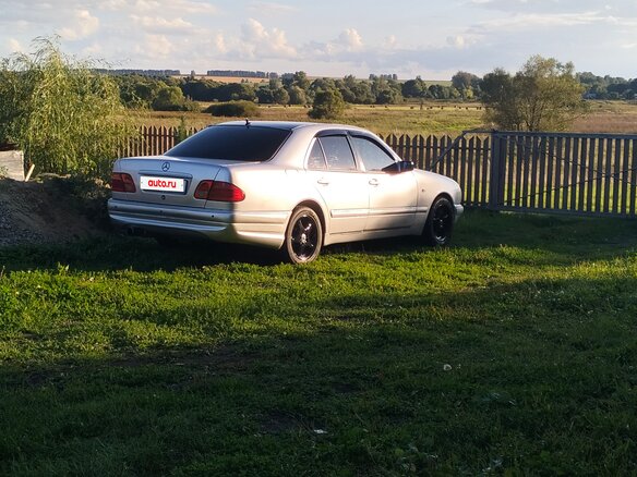 1997 Mercedes-Benz E-Класс 200 II (W210, S210), белый - вид 13
