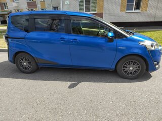 2017 Toyota Sienta II, синий, 1600000 рублей, вид 4