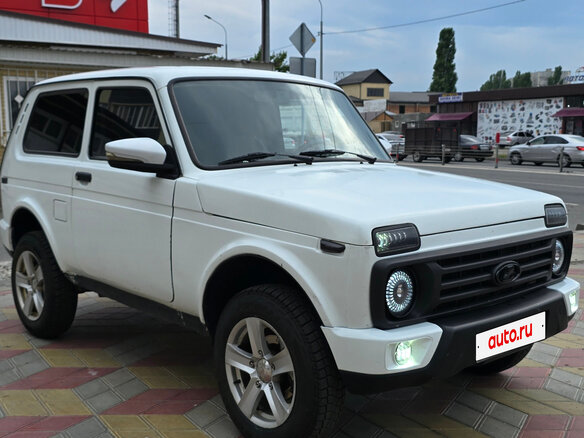 2012 Lada (ВАЗ) 2121 (4x4) I Рестайлинг, белый, 450000 рублей - вид 4