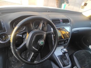2013 Skoda Octavia II (A5) Рестайлинг, белый, 900000 рублей, вид 4