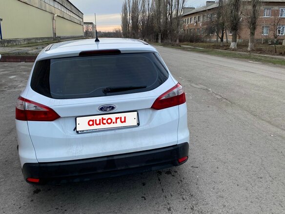 2014 Ford Focus III, белый, 650000 рублей - вид 3