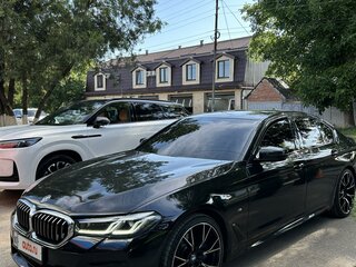2020 BMW 5 серии 530i xDrive VII (G30/G31/G38) Рестайлинг, чёрный, 5250000 рублей, вид 2