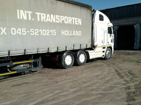 1999 Freightliner Argosy, белый, 2000000 рублей, вид 3