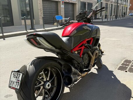 2012 Ducati Diavel Carbon, чёрный, 850000 рублей, вид 4