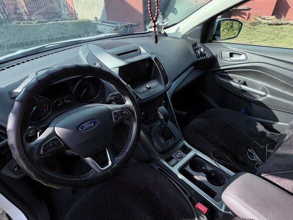 2017 Ford Kuga II Рестайлинг, белый, 1840000 рублей - вид 20