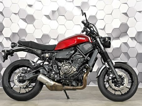 2018 Yamaha XSR700, красный, 555000 рублей, вид 3