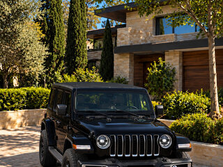 2021 Jeep Wrangler IV (JL), чёрный, 5800000 рублей, вид 2
