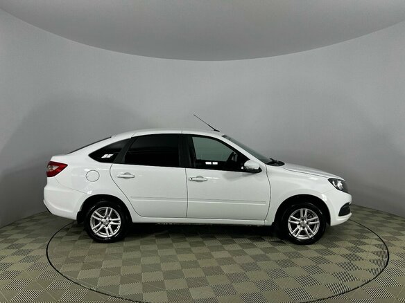 2024 Lada (ВАЗ) Granta I Рестайлинг, белый, 845000 рублей - вид 2