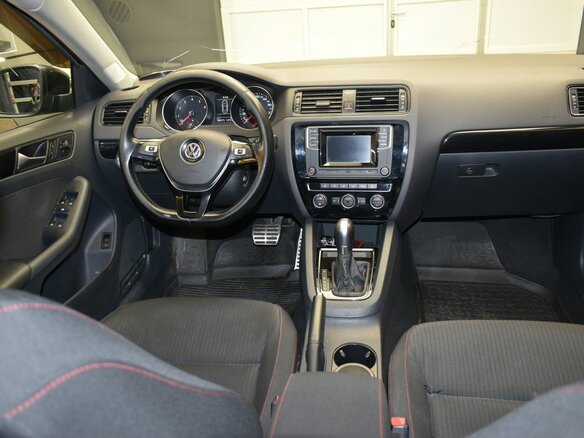 2017 Volkswagen Jetta VI Рестайлинг, чёрный, 1267000 рублей - вид 9