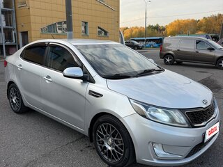 2012 Kia Rio 4-speed III, серый, 900000 рублей, вид 4