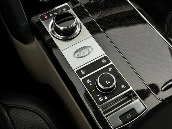 2019 Land Rover Range Rover Long IV Рестайлинг, белый, 7400000 рублей - вид 13
