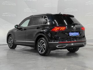2021 Volkswagen Tiguan II Рестайлинг, чёрный, 3300000 рублей, вид 3