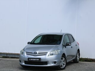 2011 Toyota Auris I Рестайлинг, серебристый, 939000 рублей, вид 1