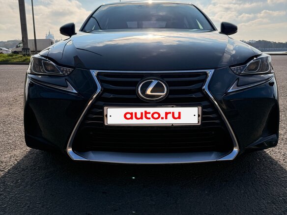 2018 Lexus IS 300 III Рестайлинг, чёрный, 3050000 рублей - вид 3