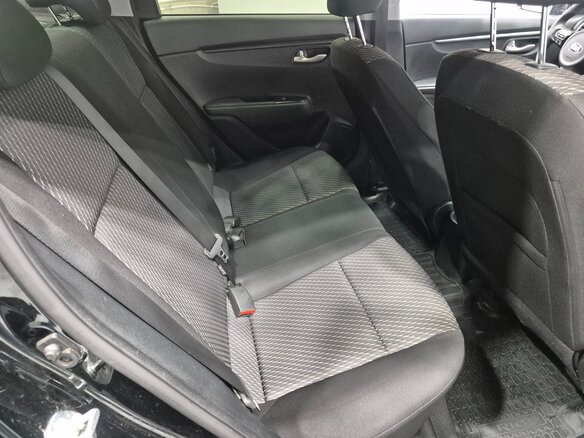 2019 Kia Rio IV, чёрный, 1395000 рублей - вид 16