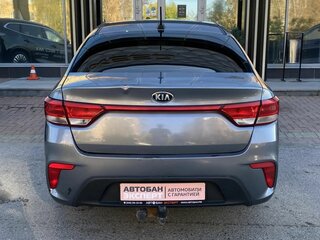 2017 Kia Rio IV, серый, 889000 рублей, вид 5