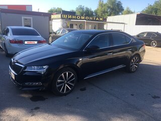2025 Skoda Superb III Рестайлинг, чёрный, 4200000 рублей, вид 1