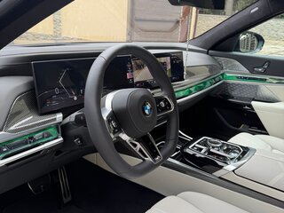2026 BMW 7 серии 740d xDrive VII (G70), чёрный, 18900000 рублей, вид 5