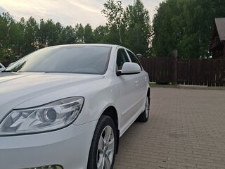 2013 Skoda Octavia II (A5) Рестайлинг, белый, 849000 рублей, вид 1