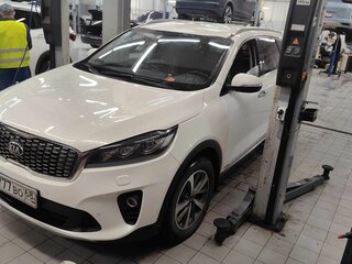 2019 Kia Sorento III Prime Рестайлинг, белый, 3050000 рублей, вид 1