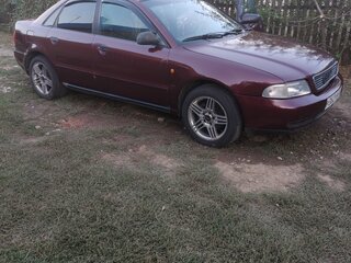 1995 Audi A4 I (B5), красный, 350000 рублей, вид 3