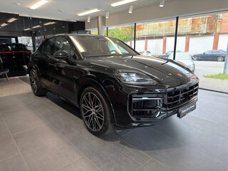 2026 Porsche Cayenne GTS Coupé III Рестайлинг, чёрный, 26840000 рублей, вид 4