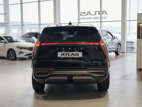 2026 Geely Atlas II, чёрный, 3909990 рублей - вид 5