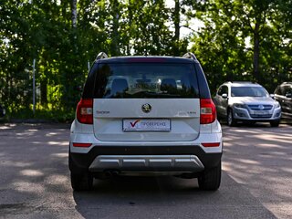 2017 Skoda Yeti I Рестайлинг, белый, 754000 рублей, вид 4