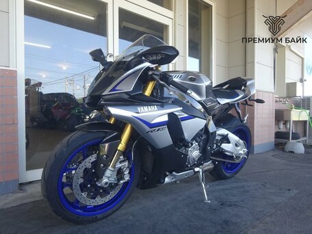 2017 Yamaha YZF-R1M, серебристый, 1617000 рублей, вид 4