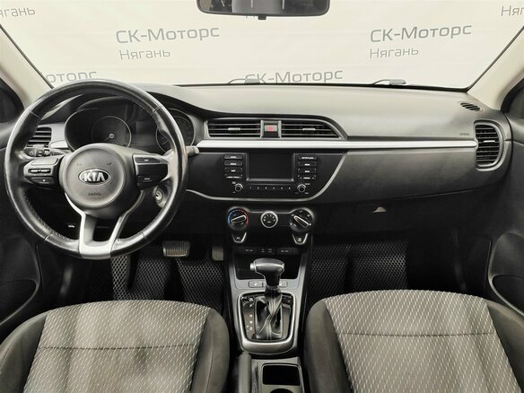 2018 Kia Rio IV, оранжевый, 1350000 рублей - вид 4