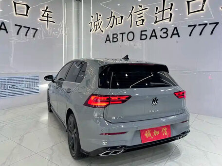 2022 Volkswagen Golf VIII, серый, 1980000 рублей, вид 5