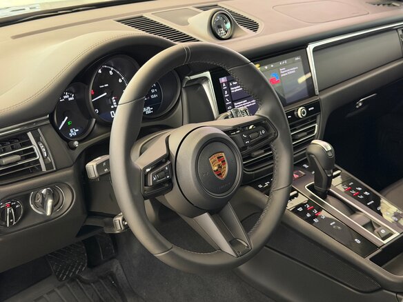 2025 Porsche Macan I Рестайлинг 2, чёрный, 11495000 рублей - вид 20